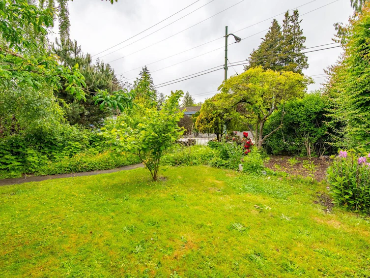2960 W 41st Avenue, Vancouver, BC, V6N 3C7 - 2