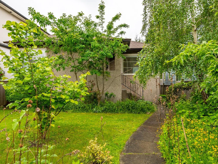 2960 W 41st Avenue, Vancouver, BC, V6N 3C7 - 3