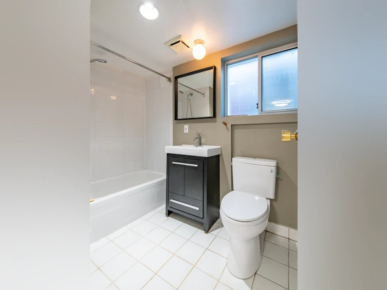 2960 W 41st Avenue, Vancouver, BC, V6N 3C7 - 24