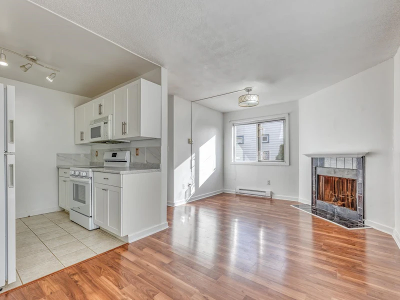 101 - 620 Blackford Street, New Westminster BC V3M 1R6