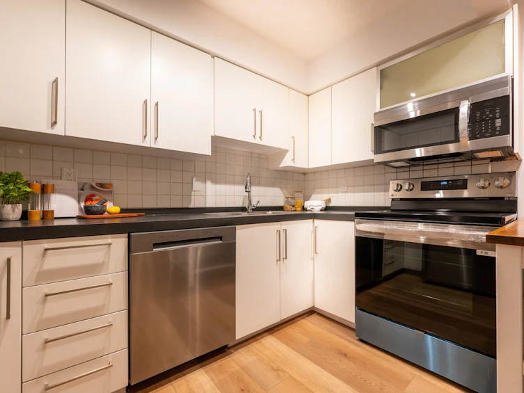 304-1855 Nelson Street, Vancouver, BC, V6G 1M9 - 7