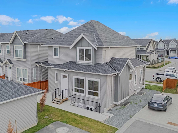 19631 74 Avenue, Langley, BC, V2Y 3R5 - 3
