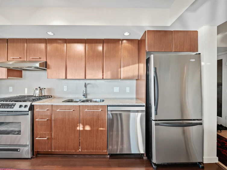 805-683 W Victoria Park, North Vancouver, BC, V7M 0A2 - 17