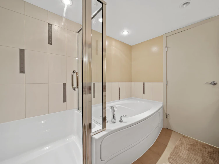 805-683 W Victoria Park, North Vancouver, BC, V7M 0A2 - 23