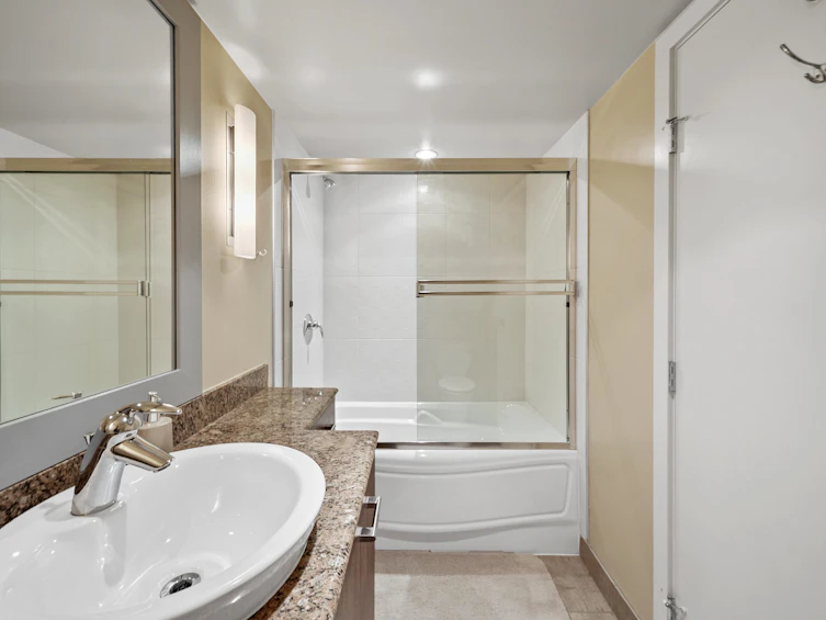 805-683 W Victoria Park, North Vancouver, BC, V7M 0A2 - 31