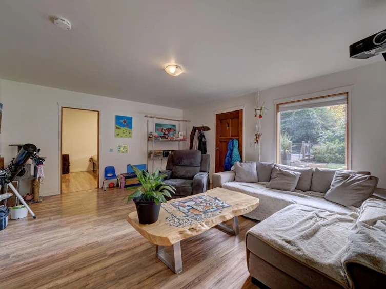 1321 Marlene Road, Roberts Creek, BC, V0N 2W2 - 23