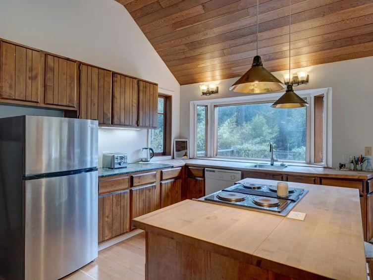 1321 Marlene Road, Roberts Creek, BC, V0N 2W2 - 3