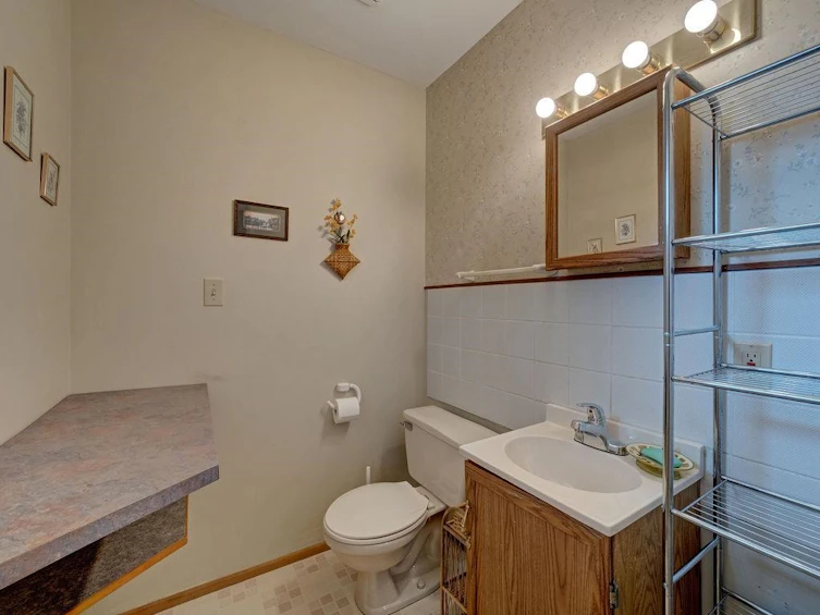 5642 Nickerson Road, Sechelt, BC, V7Z 0M6 - 25