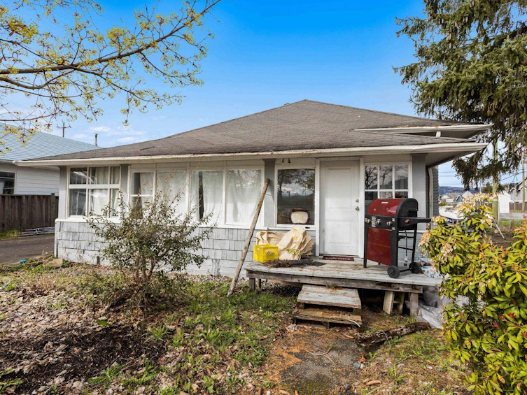 34595 2 Avenue, Abbotsford, BC, V2S 8B7 - 2