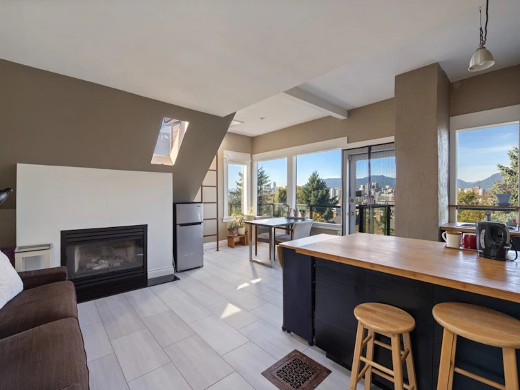 31 W 11th Avenue, Vancouver, BC, V5Y 1S6 - 4