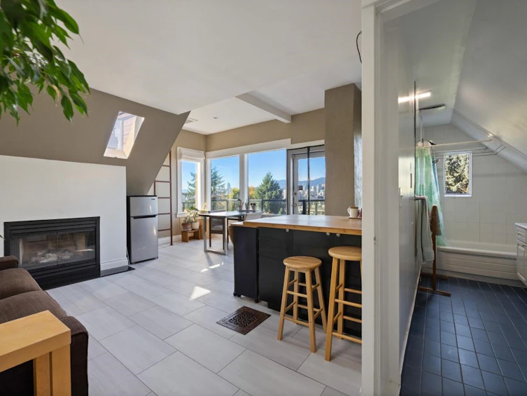 31 W 11th Avenue, Vancouver, BC, V5Y 1S6 - 9