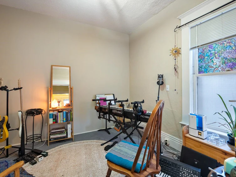 31 W 11th Avenue, Vancouver, BC, V5Y 1S6 - 31
