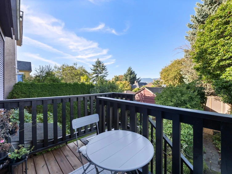 31 W 11th Avenue, Vancouver, BC, V5Y 1S6 - 32