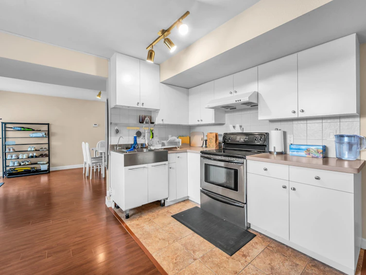 7548 Sequoia Road, Burnaby, BC, V3N 4W9 - 26