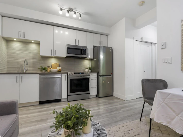 109-9689 140 Street, Surrey, BC, V3T 0P3 - 6