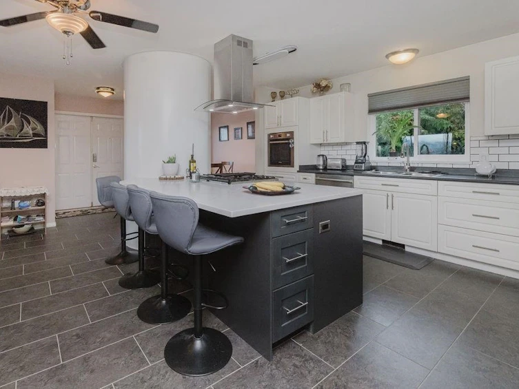 740 Hillcrest Road, Gibsons, BC, V0N 1V9 - 9
