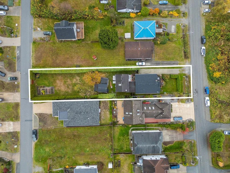 740 Hillcrest Road, Gibsons, BC, V0N 1V9 - 3