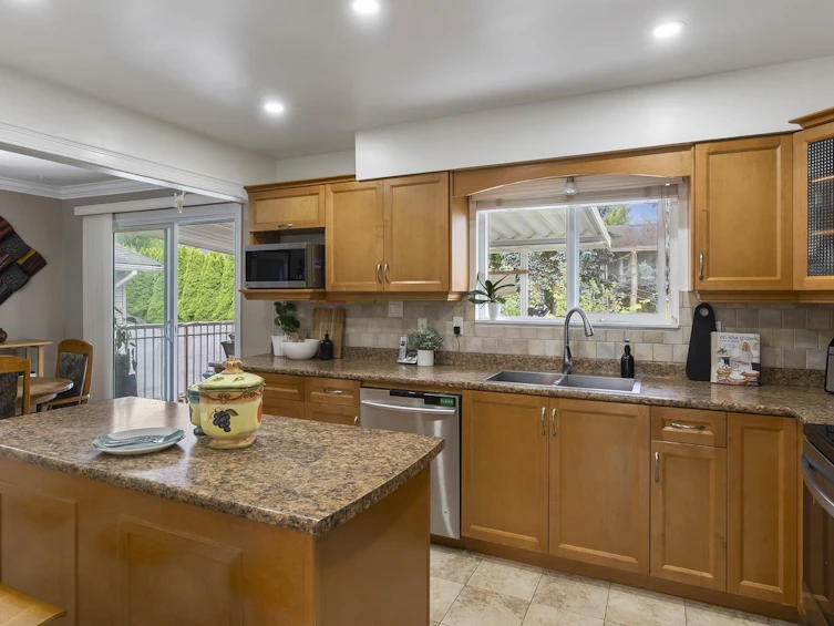 14409 Chartwell Drive, Surrey, BC, V3S 5E1 - 9