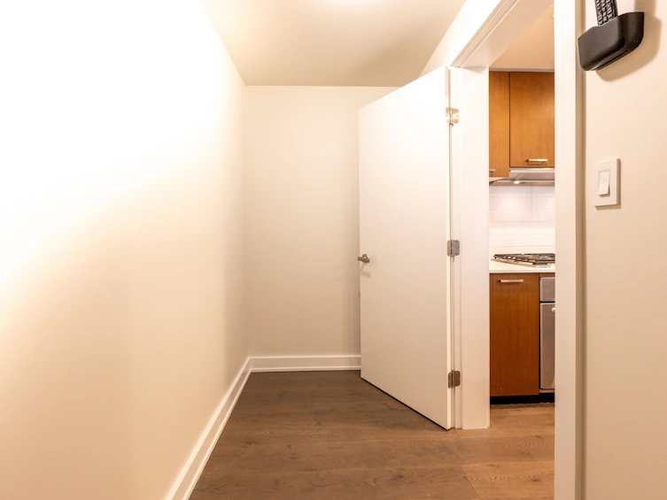 1707-1372 Seymour Street, Vancouver, BC, V6B 0L1 - 9