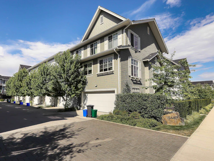 24-15487 99a Avenue, Surrey, BC, V3R 0G9
