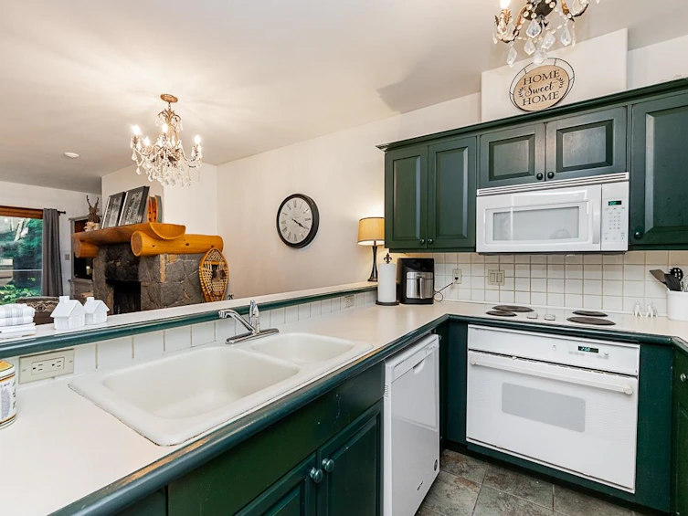 5-2240 Nordic Drive, Whistler, BC, V8E 0P3 - 11