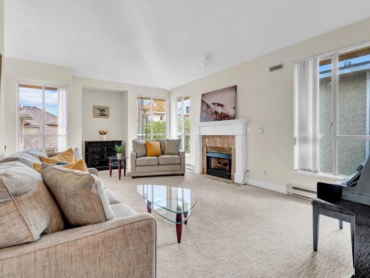 309-3755 W 8th Avenue, Vancouver, BC, V6R 1Z2 - 3