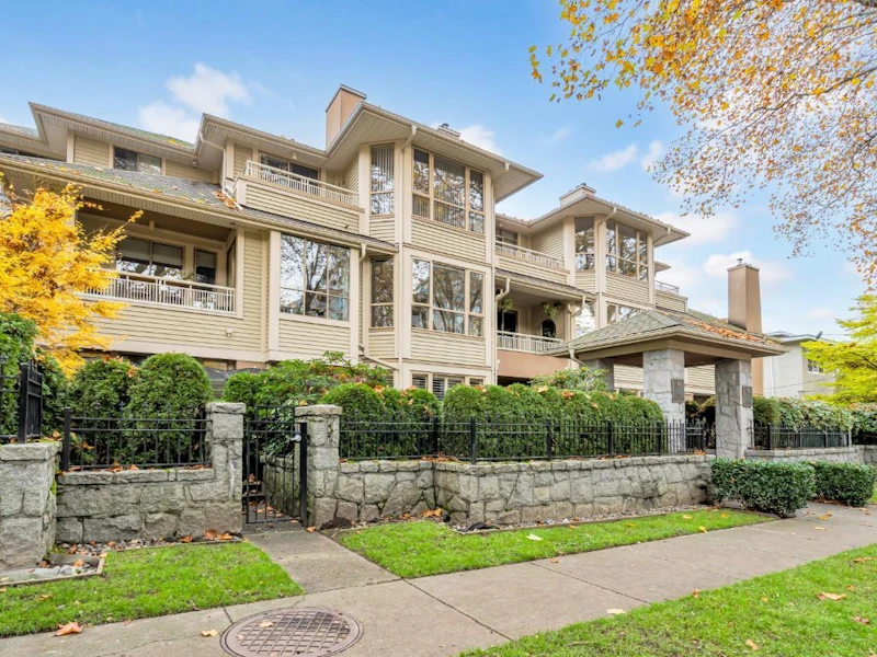 309 - 3755 W 8th Avenue, Vancouver BC V6R 1Z2