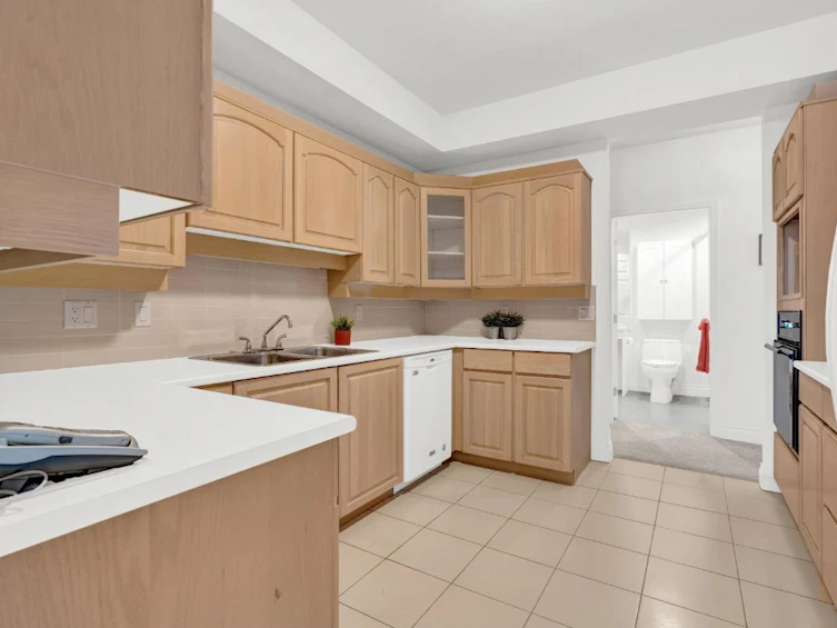 309-3755 W 8th Avenue, Vancouver, BC, V6R 1Z2 - 9
