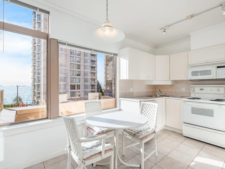 302-2271 Bellevue Avenue, West Vancouver, BC, V7V 4X1 - 14