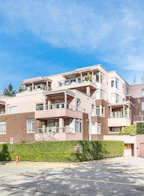 302 2271 Bellevue Avenue