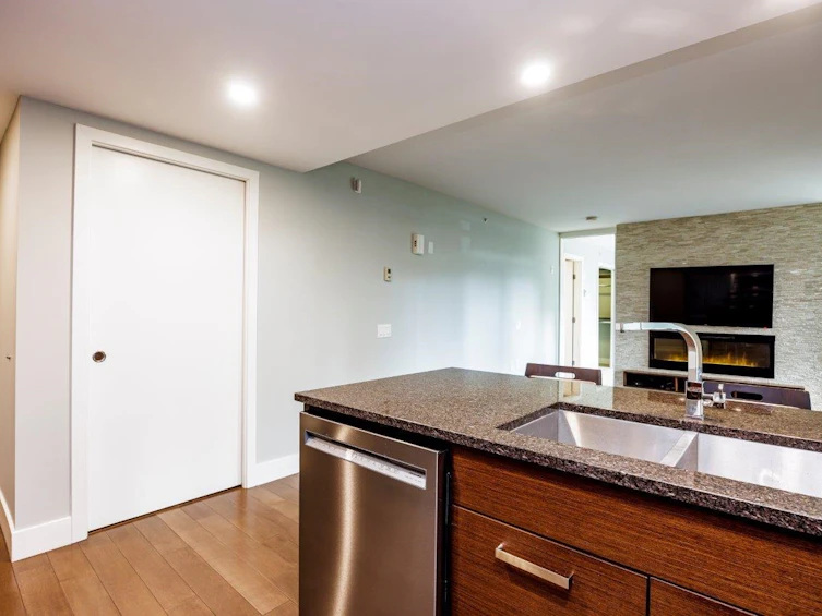 108-210 W 13th Street, North Vancouver, BC, V7M 1N7 - 9