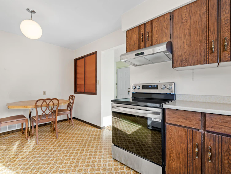 1006 Hendecourt Road, North Vancouver, BC, V7K 2W9 - 4