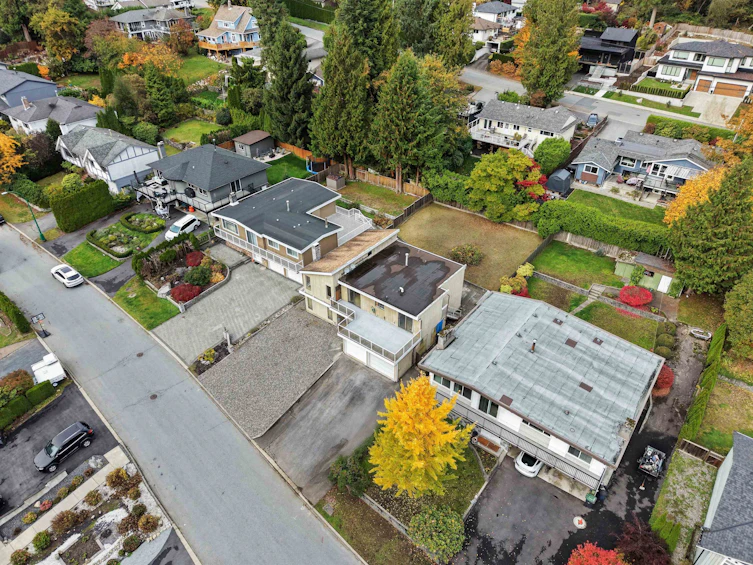 1006 Hendecourt Road, North Vancouver, BC, V7K 2W9 - 34