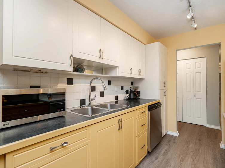 305-720 Eighth Avenue, New Westminster, BC, V3M 2R3 - 9