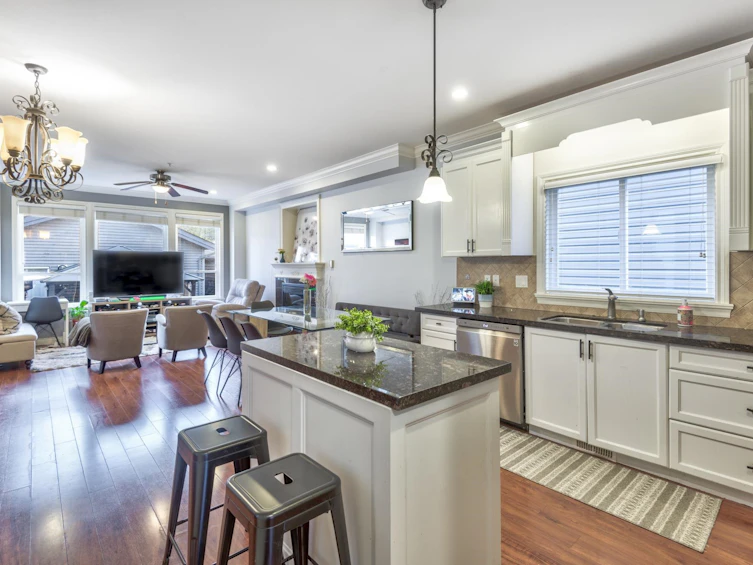 24284 101a Avenue, Maple Ridge, BC, V2W 0C2 - 2