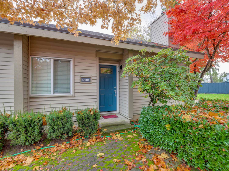 6101 W Greenside Drive, Surrey, BC, V3S 5M8 - 2