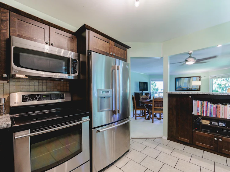 715-1350 Vidal Street, Surrey, BC, V4B 5G6 - 6
