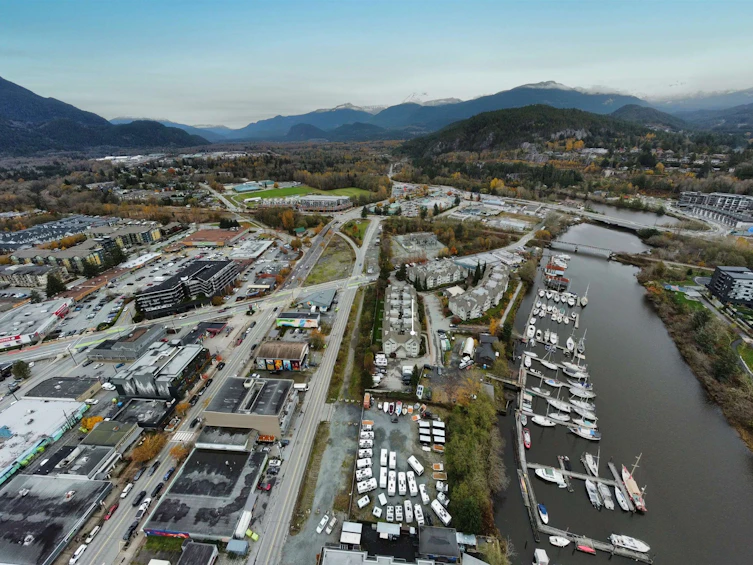 301-1466 Pemberton Avenue, Squamish, BC, V0N 3G0 - 4