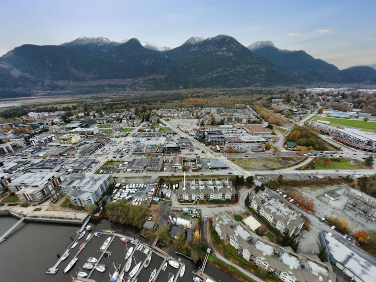 301-1466 Pemberton Avenue, Squamish, BC, V0N 3G0 - 3
