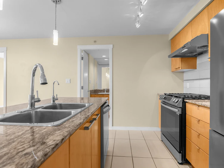 1702-5811 No. 3 Road, Richmond, BC, V6X 2C9 - 8