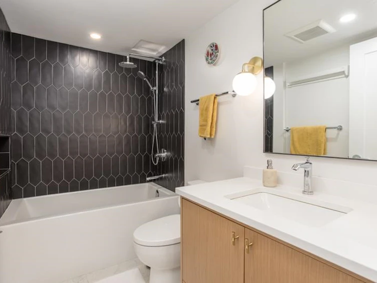 202-1500 Haro Street, Vancouver, BC, V6G 1G5 - 18