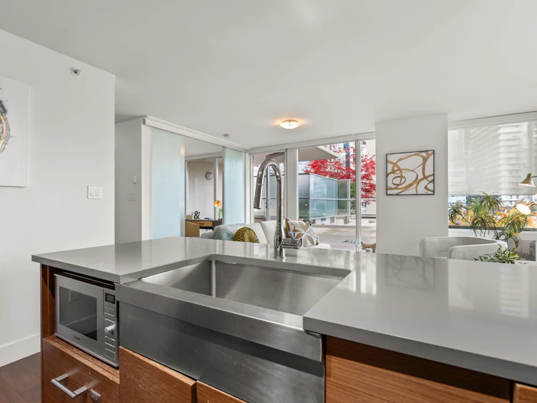 907-565 Smithe Street, Vancouver, BC, V6B 0E4 - 10
