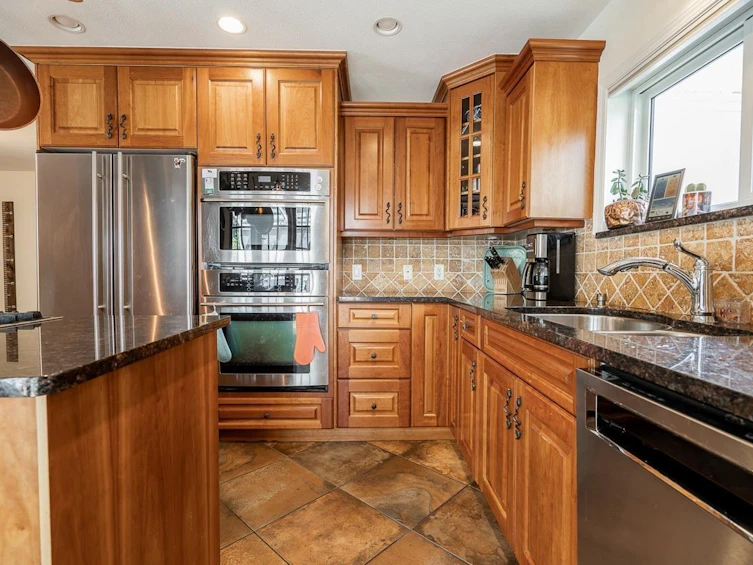 20383 41 Avenue, Langley, BC, V3A 5N1 - 2