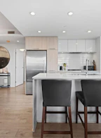 1003 680 Seylynn Crescent