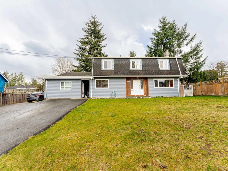 12764 104a Avenue, Surrey, BC, V3V 6C1