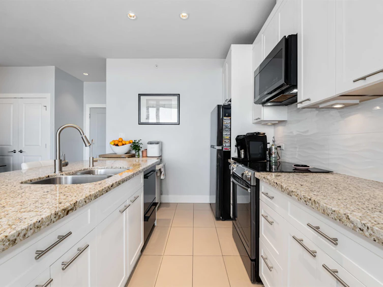 421-2970 King George Boulevard, Surrey, BC, V4P 0E6 - 6