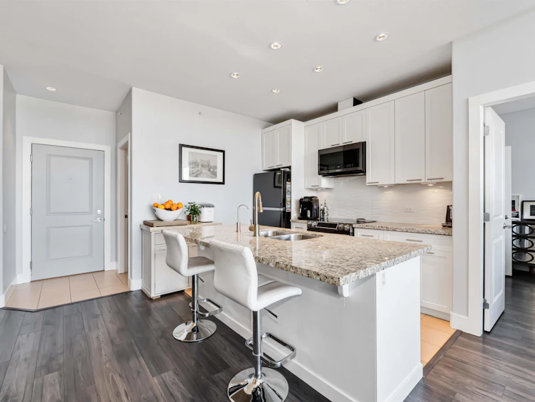421-2970 King George Boulevard, Surrey, BC, V4P 0E6 - 4