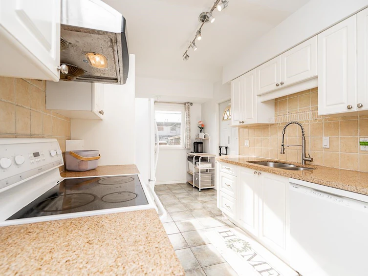 3738 Forest Street, Burnaby, BC, V5G 1W6 - 7