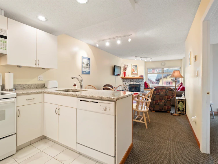 301-2050 Lake Placid Road, Whistler, BC, V0N 1B2 - 9
