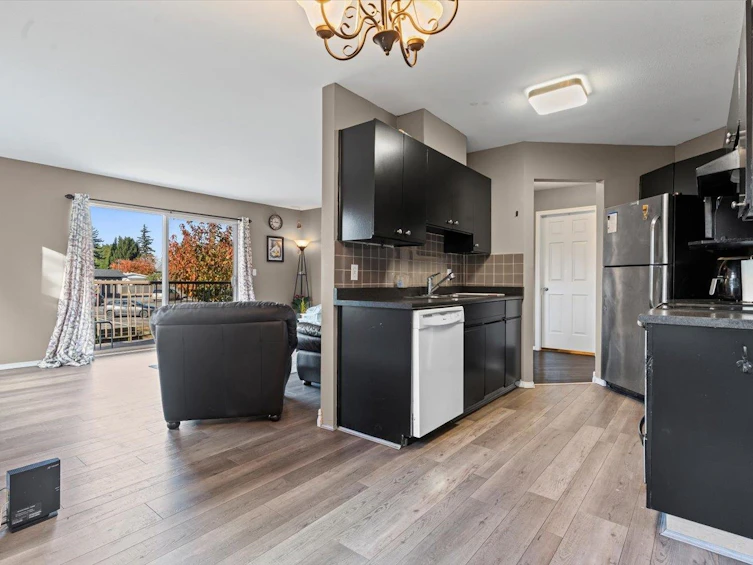 205-45702 Watson Road, Chilliwack, BC, V2R 3E6 - 8